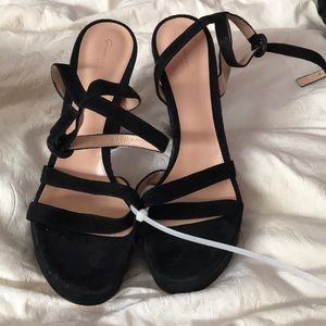 Gianvito Rossi Black Suede Pumps